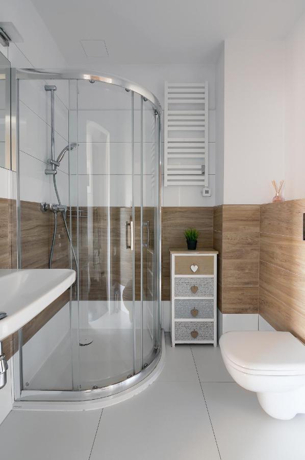 Apartament Z Widokiem Na Morze - Nadmorski Luksus Apartamenty 尤斯托尼莫斯基 外观 照片